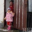 În România sunt oameni atât de săraci încât nicio statistică nu-i cuprinde. Pentru Guvern, ei nu există: nu au proprietăţi, nu au locuinţă şi nici locuri de muncă. La oraş, […]