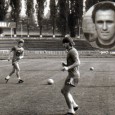 Amintirile mă copleşesc! În urmă cu 30 de ani, Hunedoara, stadionul “Corvinul” intrau în circuitul internaţional al competiţiilor fotbalistice! Mai exact, la 1 mai 1982, aici s-a desfăşurat primul meci […]