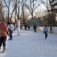 După ce ani la rând tinerii hunedoreni şi-au privit patinele puse-n cui ori au bătut drumul până la patinoarul din Deva, din decembrie aceştia vor putea să se bucure de […]