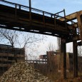 Ecologizarea celor 138 de hectare pe care s-a aflat vechiul combinat siderurgic din Hunedoara îşi încetineşte ritmul. În ultimii doi ani s-au demolat aproape toate clădirile de pe vechea platformă. […]