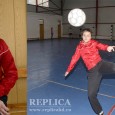 O tânără din Lupeni, multiplă campioană mondială şi europenă la fotbal-tenis, se antrenează într-o sală în care plouă. Chiar şi-aşa, atât ea cât şi colegii săi de club spun că […]