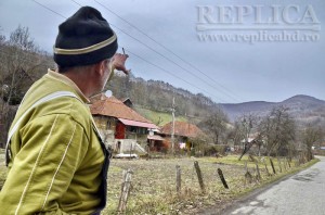 Toţi localnicii din Rovina ştiu bine unde va fi cariera nordică a Proiectului (undeva după rândul de dealuri ce străjuieşte satul la Nord), în timp ce a doua carieră va fi pe valea pe care acum se intră în sat