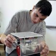 Câţiva studenţi de la Facultatea de Inginerie din Hunedoara au reuşit să impresioneze juriul unuia dintre cele mai puternice concursuri de robotică şi automatizări organizate la noi în ţară. Ei […]