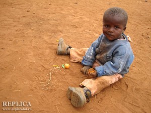 Pentru un copil kenyan, o simplă bucată galbenă de plastic e o mică minune