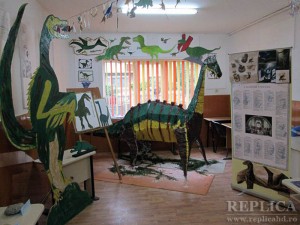 “Muzeul dinozaurilor” amenajat în  şcoala din Petros a convins juriul concursului “Şcoala Discovery”