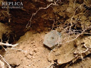 Matriţa de bronz indică destul de clar existenţa unui atelier pentru podoabe la Sarmizegetusa Regia