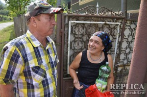 Lipsită de sprijinul unei familii, Marioara Georgesc primeşte bucuroasă ajutorul lui Ion Mihălţan - până mai ieri, un străin pentru ea