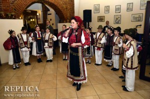 Ansamblul Haţegana şi soliştii invitaţi vor readuce spiritul tradiţiei locale, în fiecare seară de vineri, în restaurantul din Centrul Vechi al Hunedoarei