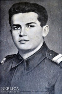 Nicolae I. Zeriu, la 22 de ani, caporal în Regimentul 93 Infanterie Arad – Cetate, înainte de a pleca pe Frontul de Est