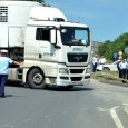 Miercuri (18 iunie), la Şoimuş, într-una dintre cele mai periculoase intersecţii din ţară, cea în care se face legătura dintre autostradă şi DN 7, a avut loc un experiment eşuat […]