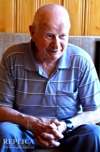 Nea’ Iacob are aproape 94 de ani, dar îţi poate spune şi ce culoare aveau ochii acarilor care l-au ajutat de-atâtea ori să ajungă clandestin la Bucureşti