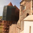 Pentru a evita degradarea iremediabilă a plafoanelor celui mai mare castel medieval din Europa de Sud-Est, administraţia Muzeului „Castelul Corvinilor” din Hunedara a decis demararea de lucrări urgente de reparaţii […]