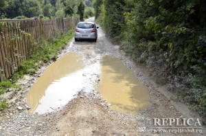 Hunedoara – Runcu Mare – Vadu Dobrii: doar unul dintre zecile de drumuri judeţene care ar fi avut nevoie de banii refuzaţi de Guvern