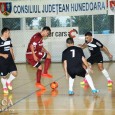 Campioana României la futsal, Autobergamo Deva, s-a impus fără mari probleme în primul meci din “sferturile” de finală ale “play-off”-ului, chiar dacă a evoluat în deplasare. 
