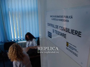 Testul HIV este gratuit şi se poate face în Deva, în laboratorul de la sediul Direcţiei de Sănătate Publică Hunedoara 