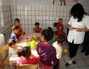 Copiii nevoiaşi ai Hunedoarei, dar şi cei cu părinţii plecaţi la muncă în străinătate, vor face pregătire suplimentară la Centrul de Asistenţă Şcolară „Corvinias”, cu dascăli voluntari