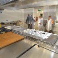 Conducerea Consiliului Judeţean Hunedoara a cerut echipei manageriale a Spitalului Judeţean din Deva să suspende activitatea blocului alimentar, deoarece hrana pentru pacienţi era preparată în condiţii complet insalubre. În bucătăria […]