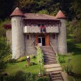 Una dintre cele mai ciudate vile din judeţul Hunedoara este oferită la vânzare, pe un site de anunţuri on-line, cu preţul de 850.000 de euro. Castelul „dacic” a fost construit […]