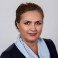 Eleonora-Carmen Hărău, candidat PNL pentru Senatul României: Spune că iubeşte municipiul Hu­ne­doara, în care s-a născut, s-a for­mat şi a muncit, şi ţine cu ju­de­ţul nostru. Dar a şi dovedit […]