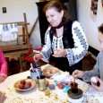   Un obicei de Paşte a reuşit să treacă vremurile – la români, nu e masă de sărbătoare fără ouă roşii. Deşi industria şi-a spus cuvântul şi, în timp, tradiţia […]